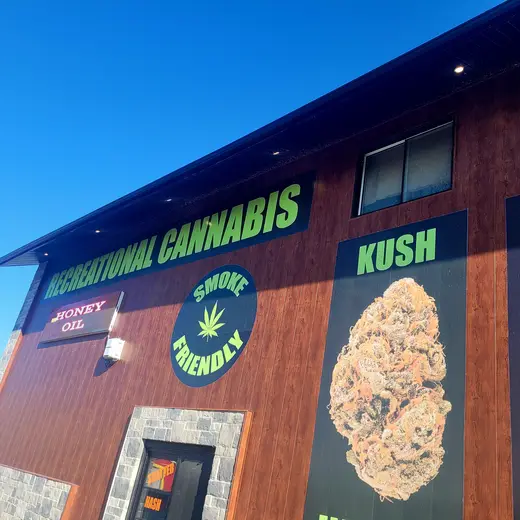 Storefront and business signs by Signs613 — example 2